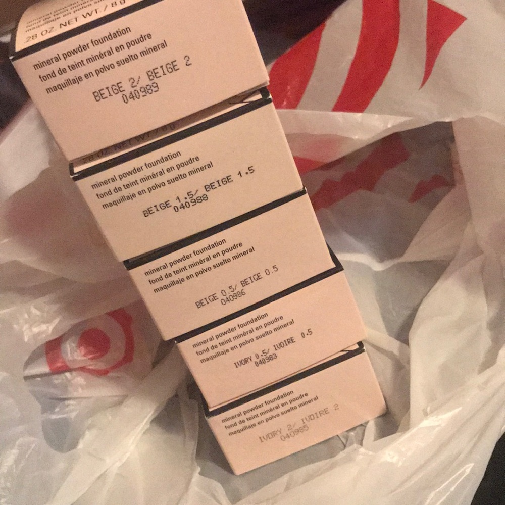 Mineral powder foundation